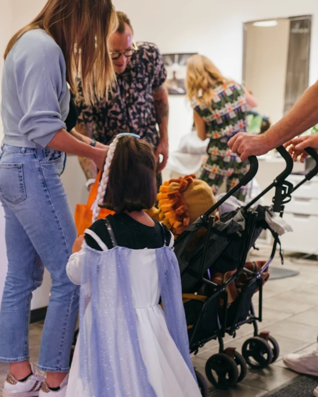 We loved seeing all the trick-or-treaters in Maplewood last night for the 4th Annual Great Pumpkin Glow!

• • •

#Maplewood #HappyHalloween #NovaSalon